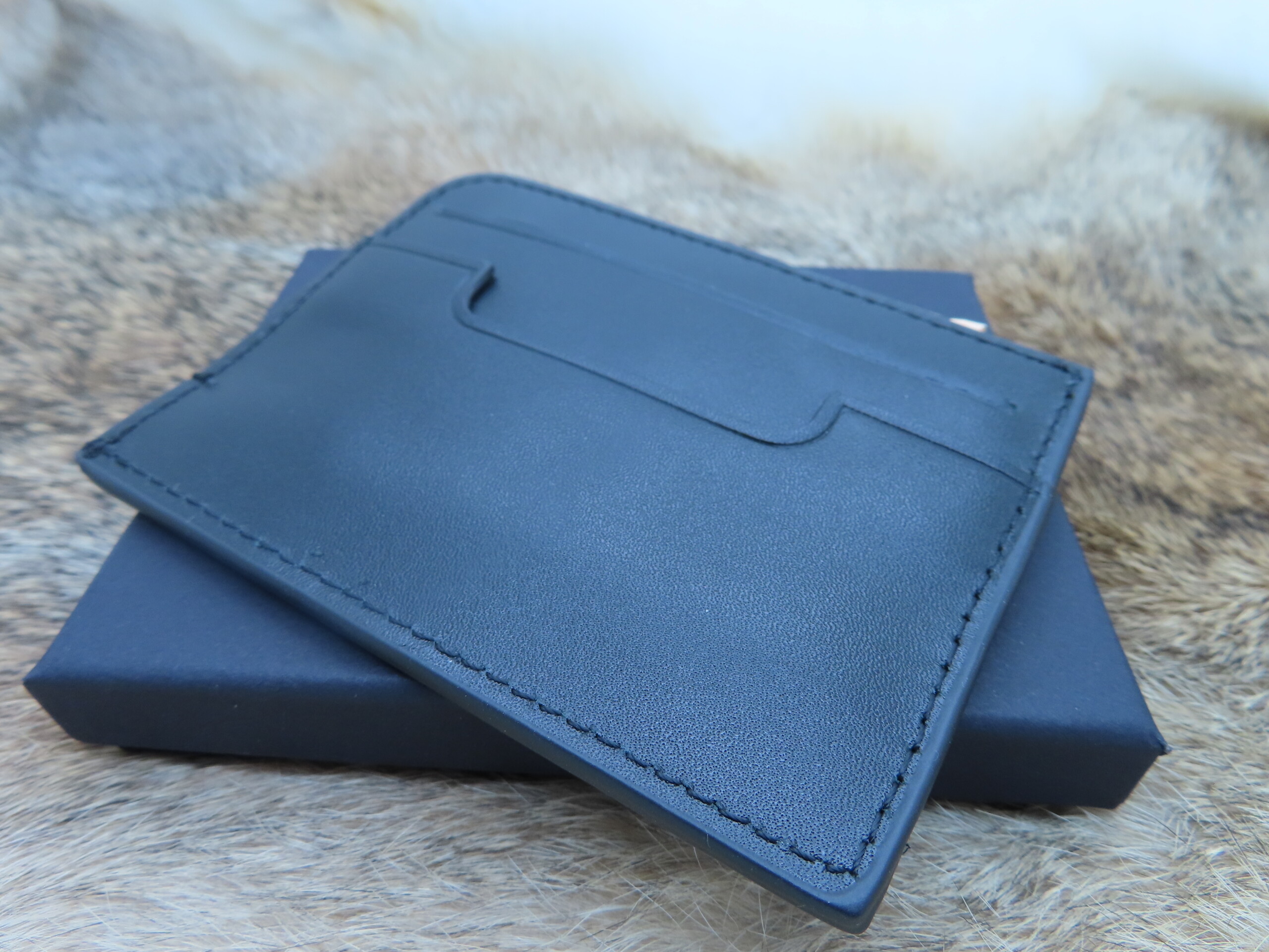 CrownGuard small leather wallet 10 x 7,5 cm - Image 3