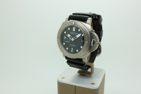 Panerai Submersible PAM01305 2019