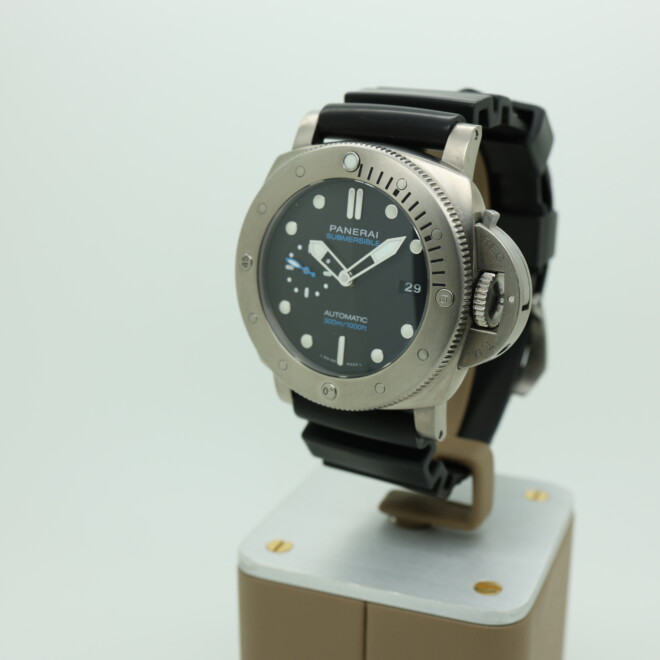 Panerai Submersible PAM01305 2019