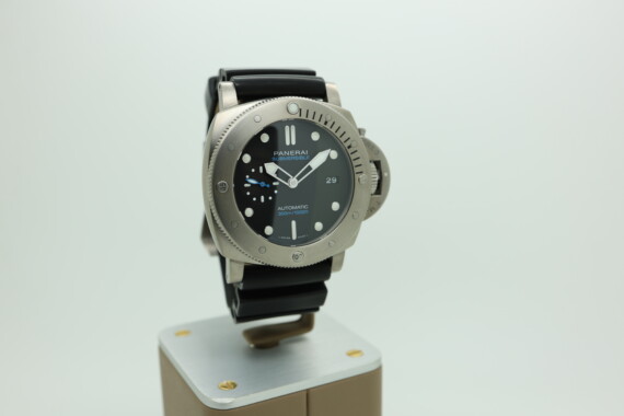 Panerai Submersible PAM01305 2019 - Image 2