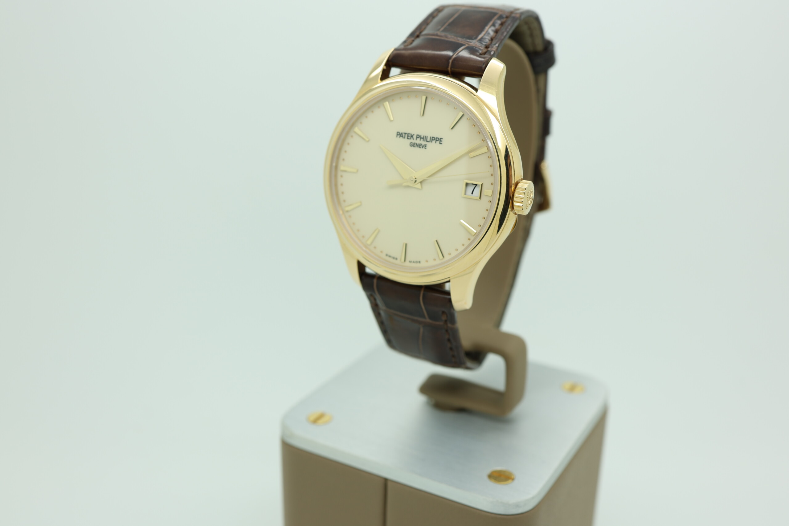 Patek Philippe Calatrava 5227J-001 2022 as new full set