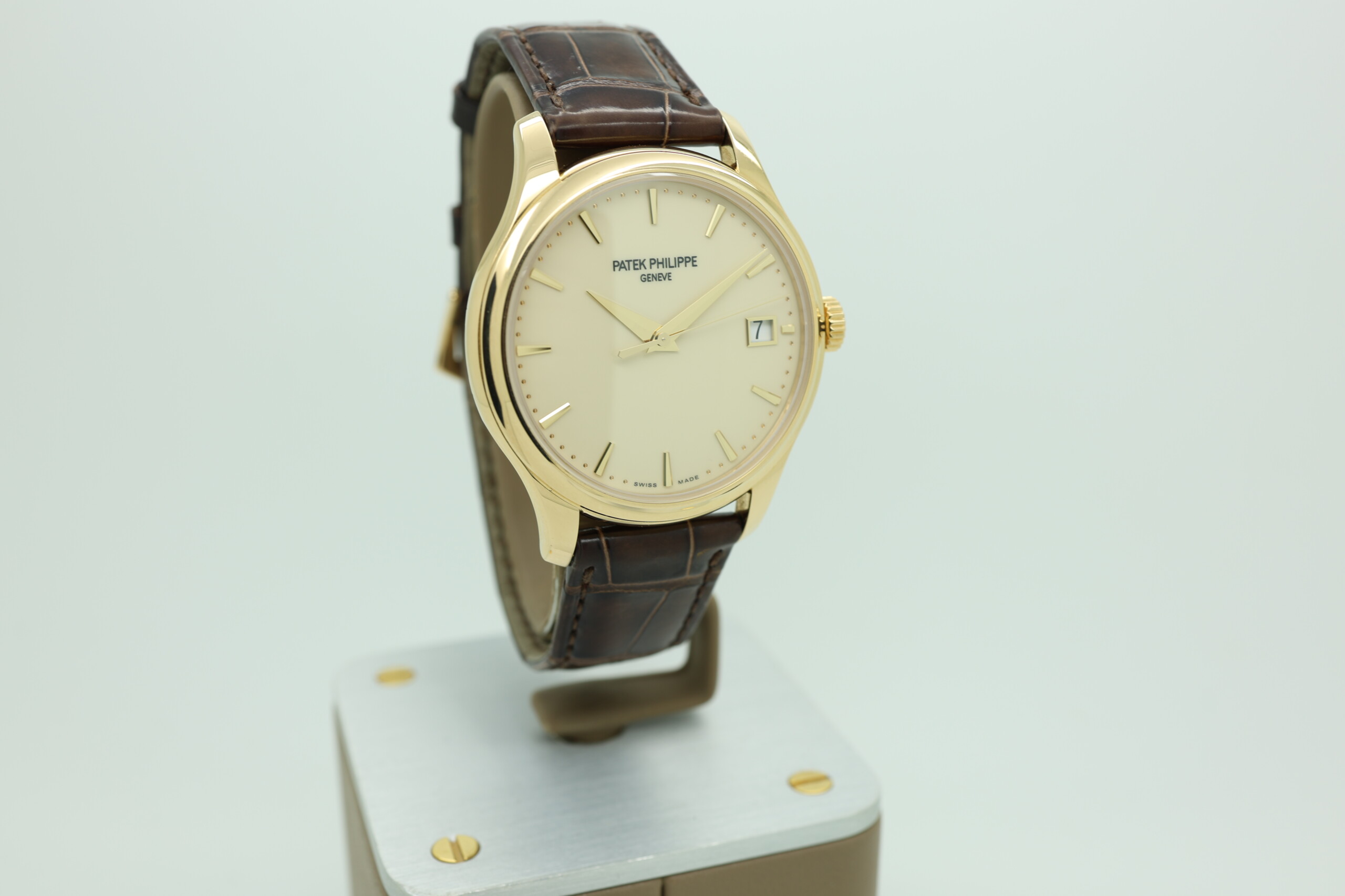 Patek Philippe Calatrava 5227J-001 2022 as new full set - Image 2