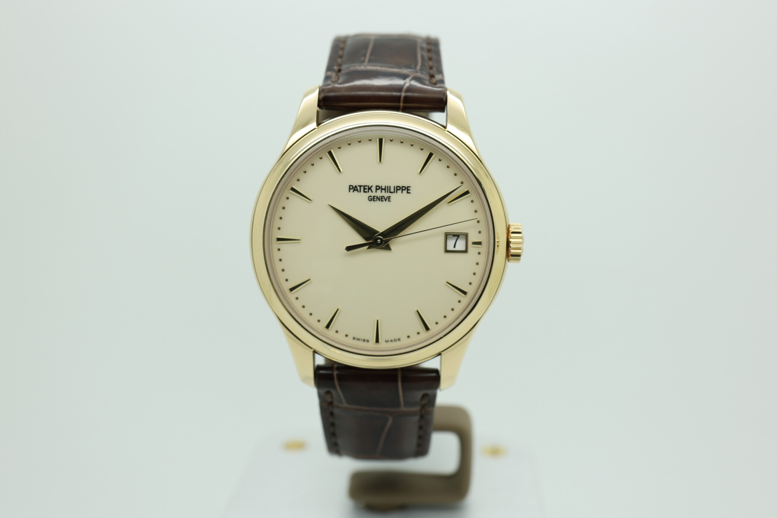 Patek Philippe Calatrava 5227J-001 2022 as new full set - Image 4