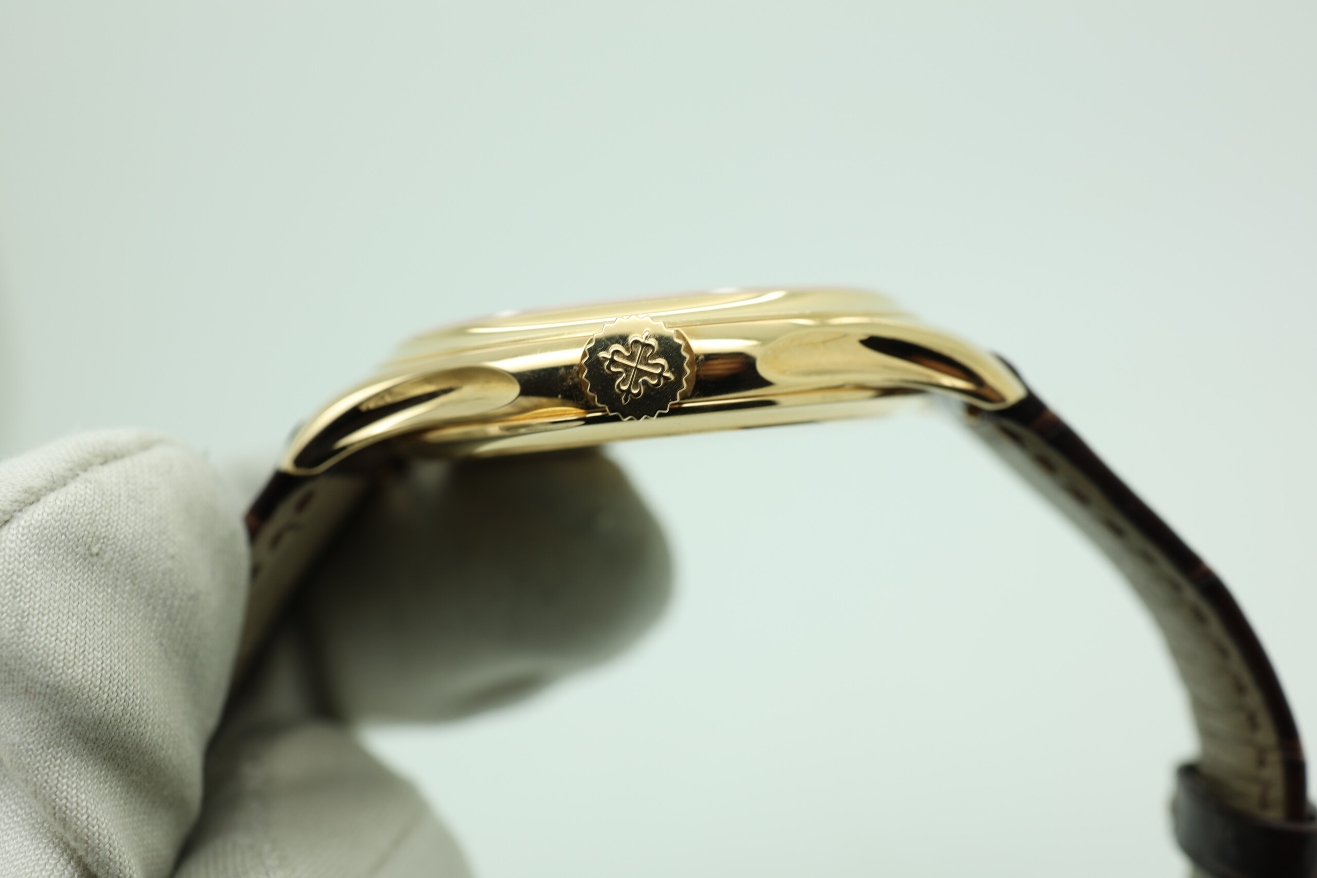 Patek Philippe Calatrava 5227J-001 2022 as new full set - Image 11