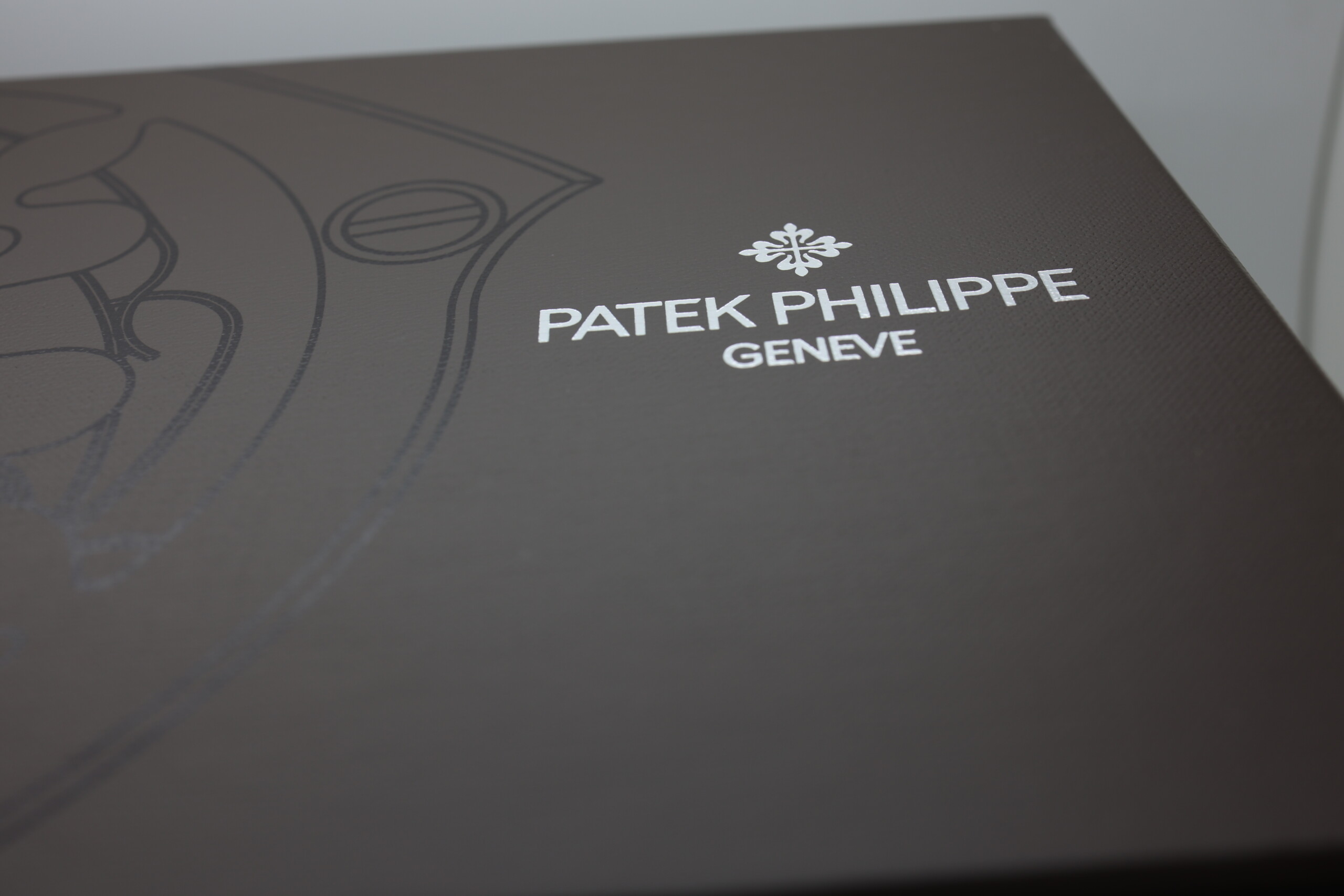 Patek Philippe Calatrava 5227J-001 2022 as new full set - Image 12