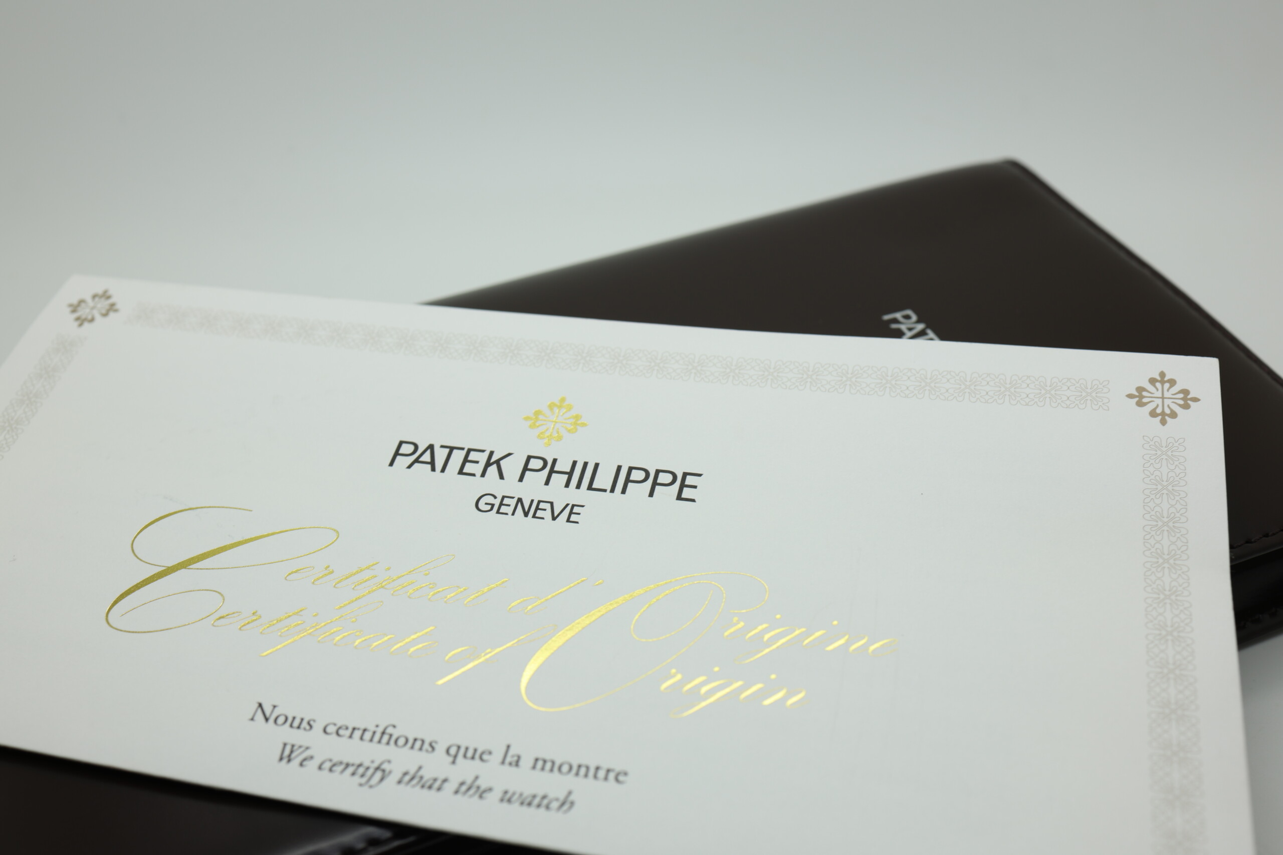 Patek Philippe Calatrava 5227J-001 2022 as new full set - Image 16