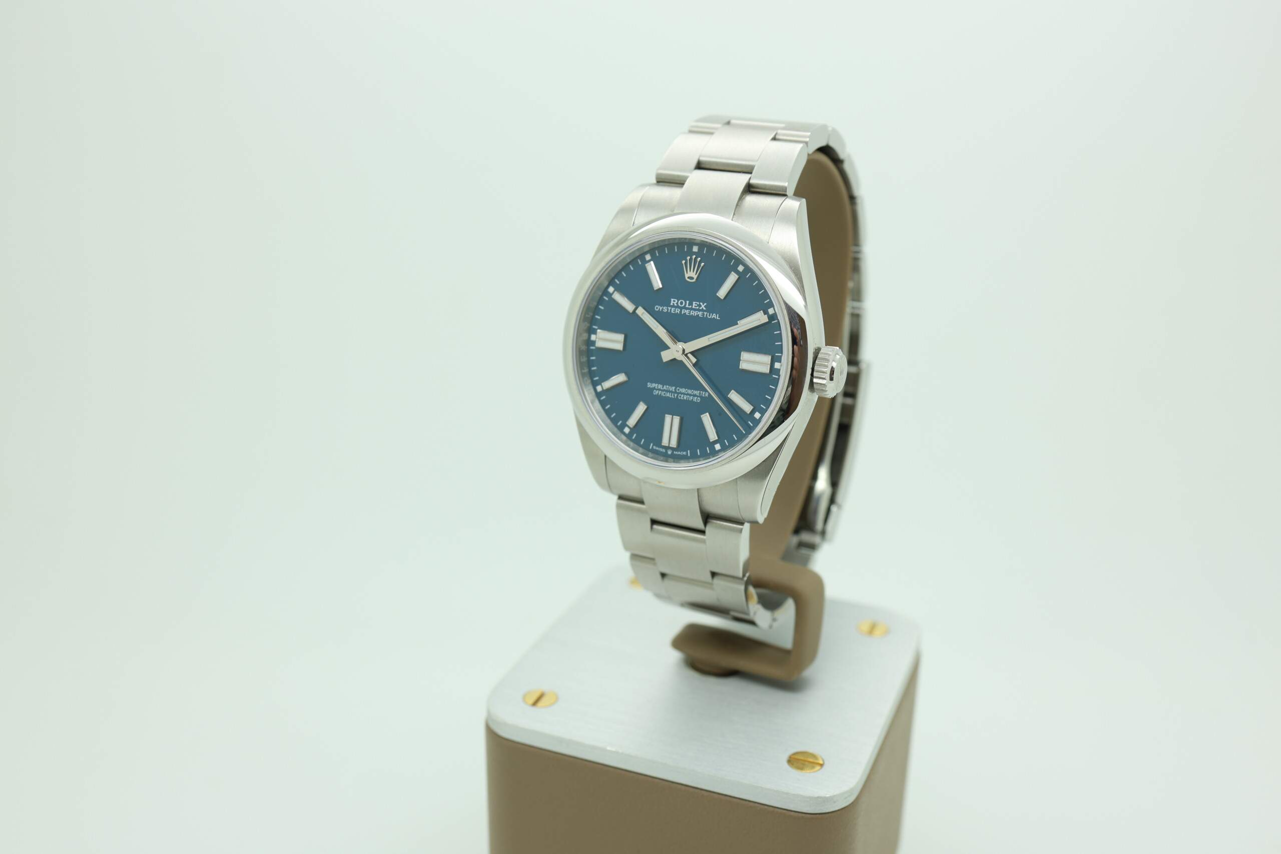 Rolex Oyster Perpetual 134300 med Blue new 2025
